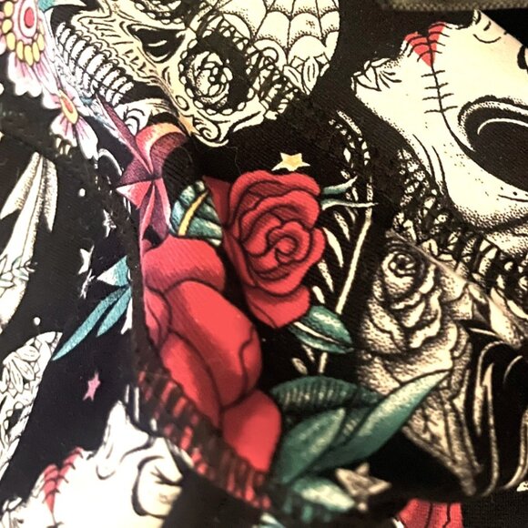 New Torrid💀Skull Tattoo Leggings w/Side-Pockets, Active Collection Size 2x - Picture 7 of 14